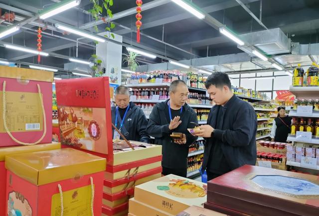 沾益区市场监管局聚焦三个重点开展国庆中秋食品安全专项检查 食品集中加工环节成关键突破口